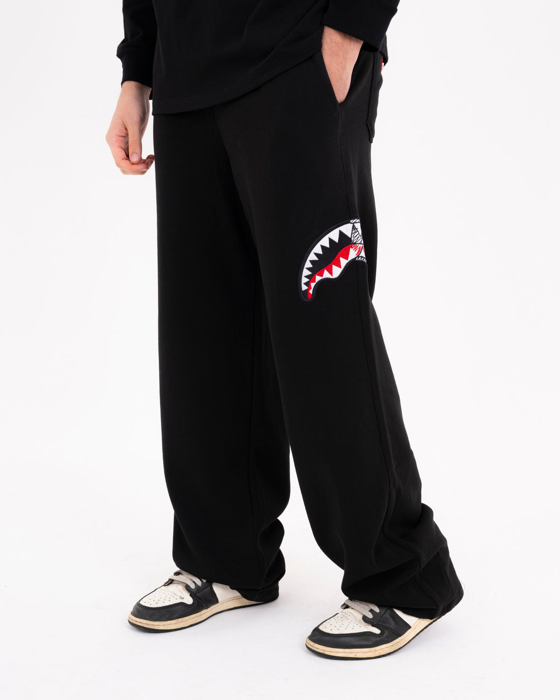 SKETCH SHARK OVER PANTS