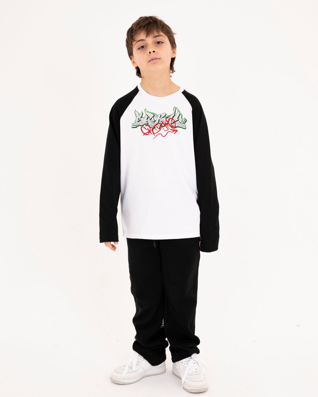 IN THE WALL RAGLAN LONG T-SHIRT W BLK