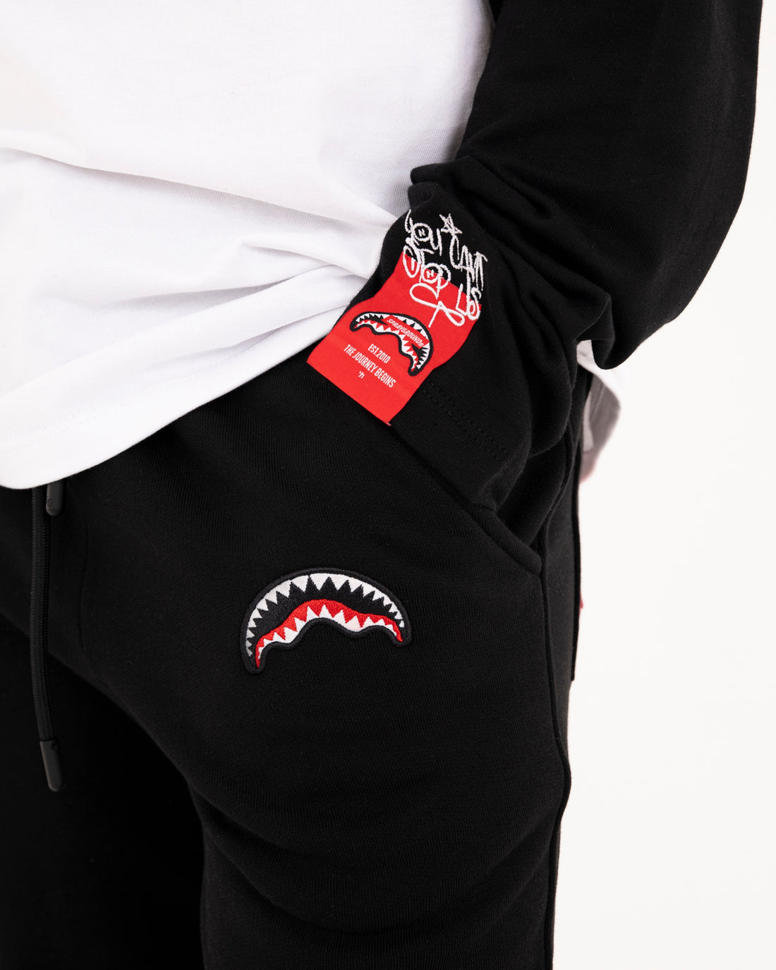 IN THE WALL RAGLAN LONG T-SHIRT W BLK