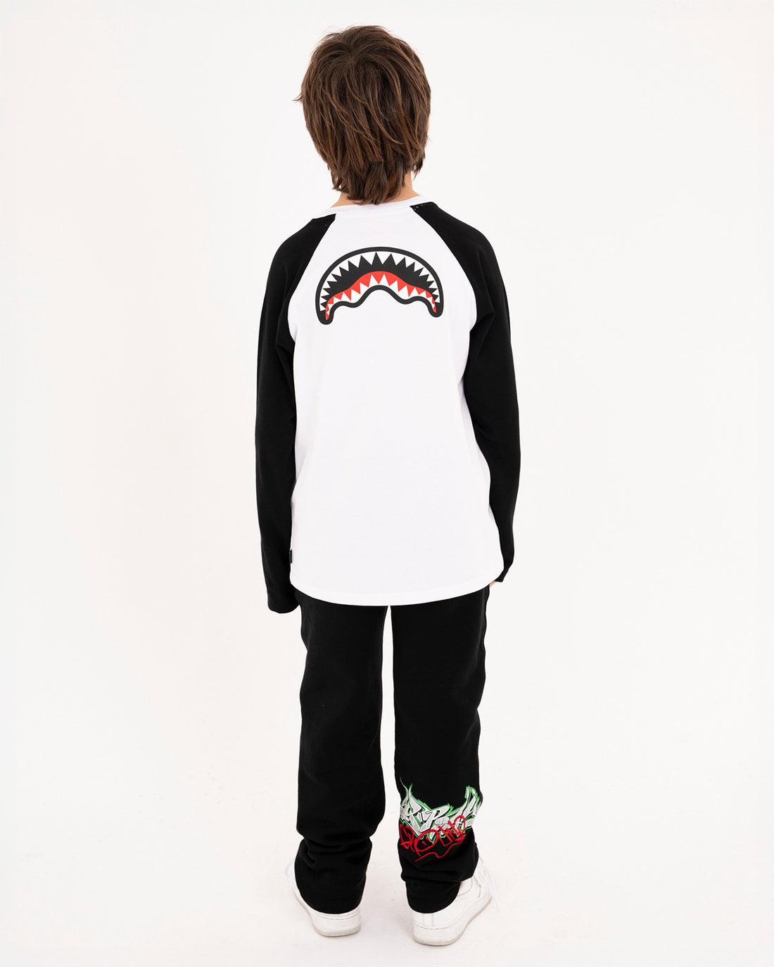 IN THE WALL RAGLAN LONG T-SHIRT W BLK