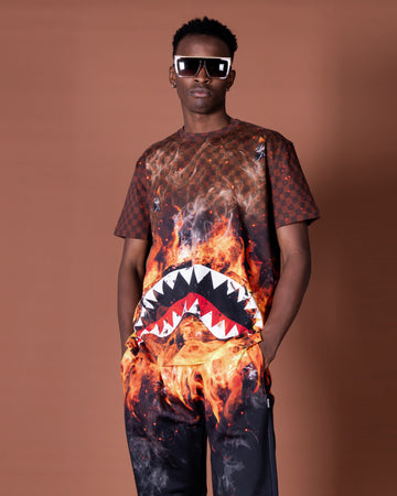 Camiseta Sprayground SHARK ON FIRE Marrón