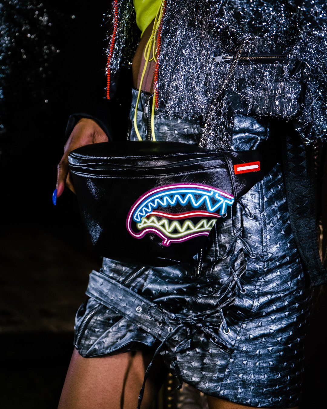 Marsupio Sprayground SHARKS IN PARIS GLOW SAVVY CROSSBODY Nero